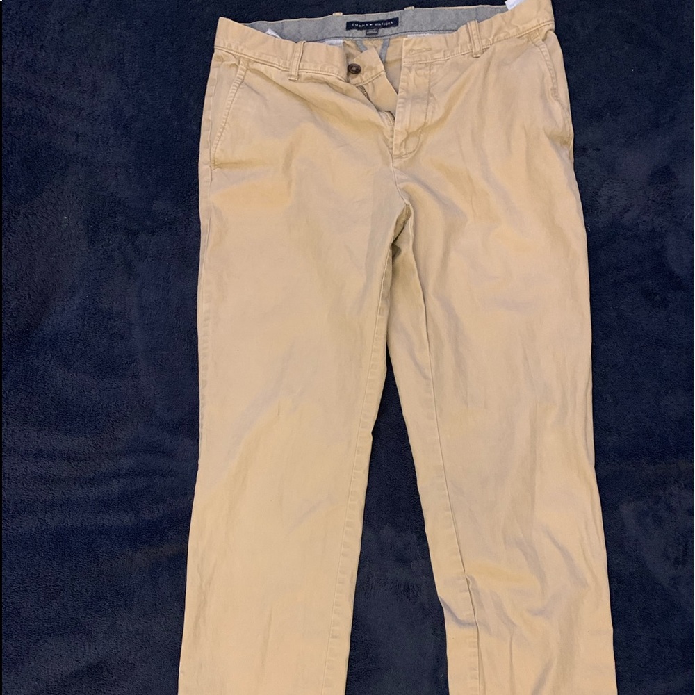 Tommy Hilfiger khakis 33/32